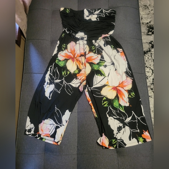 VENUS Pants - Venus 1X Floral Strapless Romper